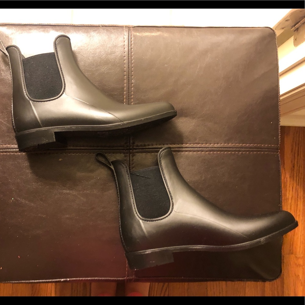 Short rain booties